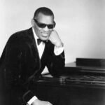 640px-Ray_Charles_classic_piano_pose