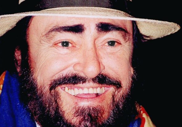 Luciano_Pavarotti_2004