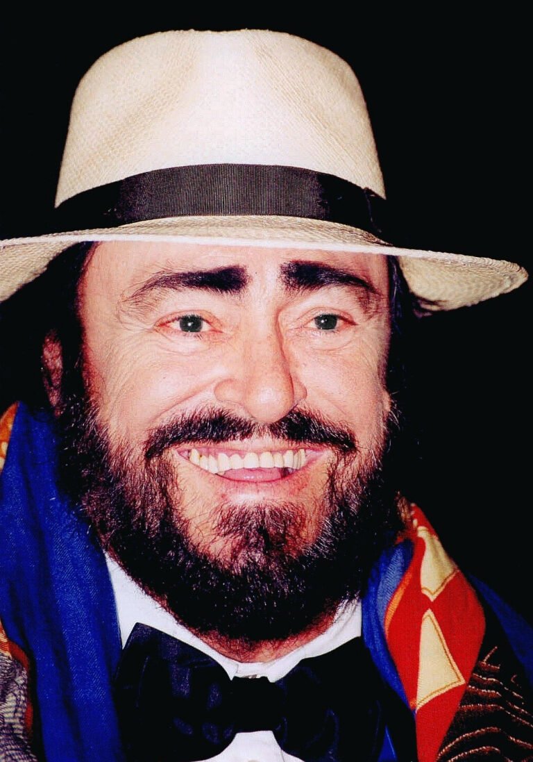 Luciano_Pavarotti_2004